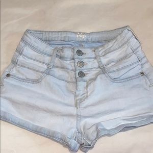 jean shorts !